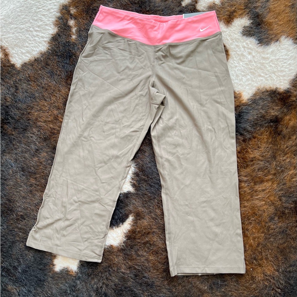 Women’s - Nike Perfect Fit - Exercise Capri